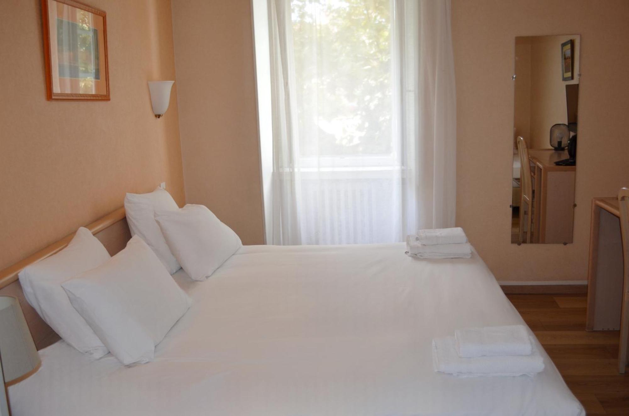 Hotel Du Parc Draguignan Exterior photo